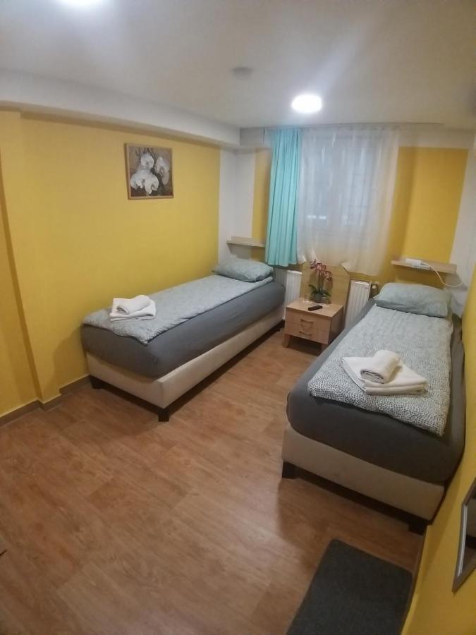 Deniz Guesthouse Budapest Bagian luar foto