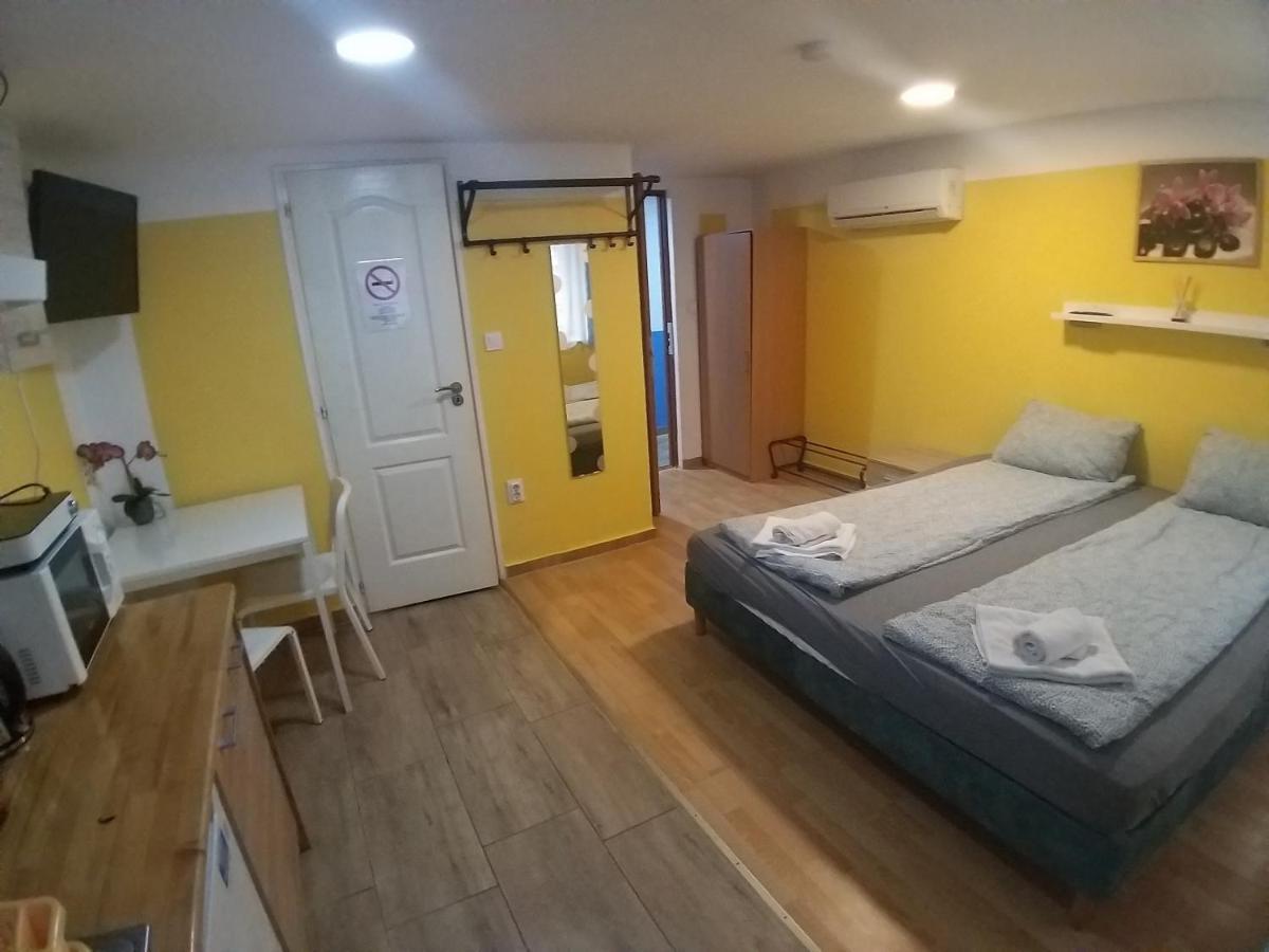 Deniz Guesthouse Budapest Bagian luar foto