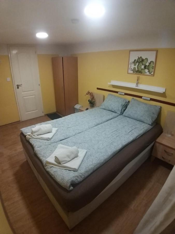 Deniz Guesthouse Budapest Bagian luar foto