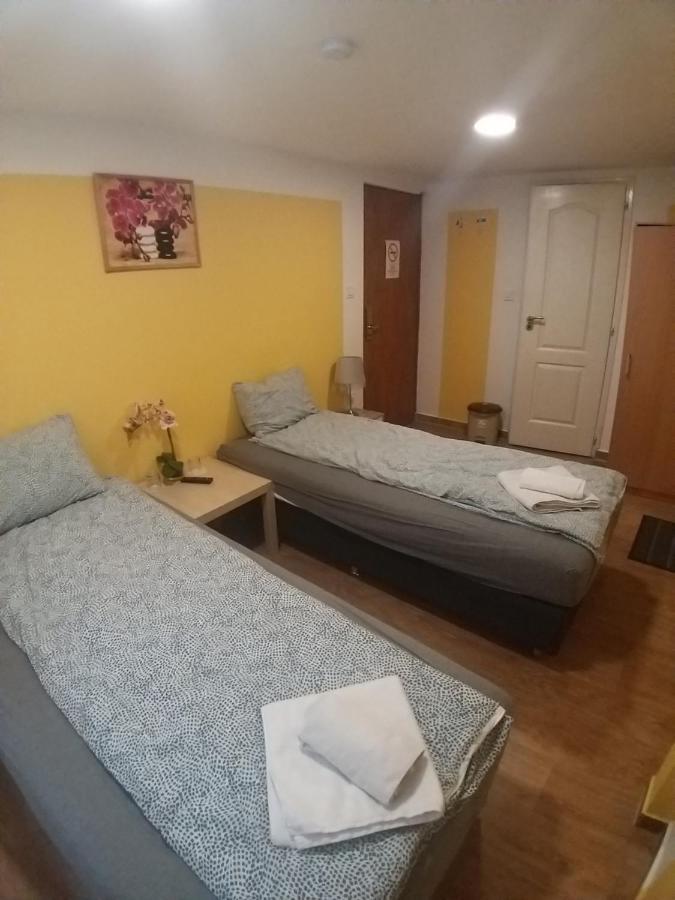Deniz Guesthouse Budapest Bagian luar foto