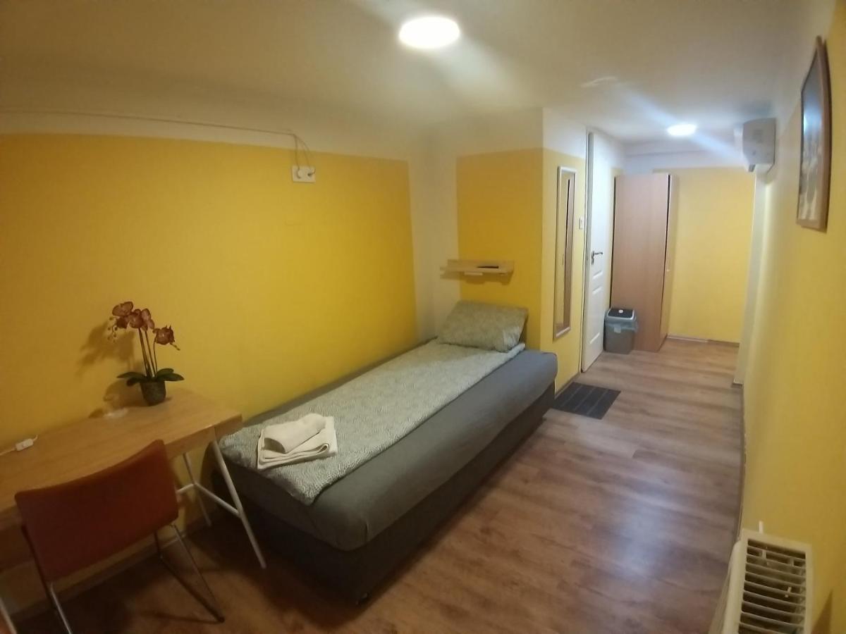 Deniz Guesthouse Budapest Bagian luar foto