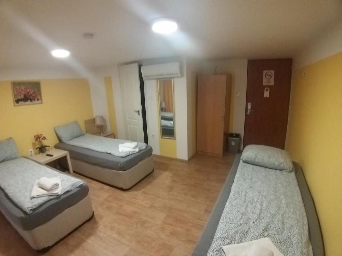 Deniz Guesthouse Budapest Bagian luar foto