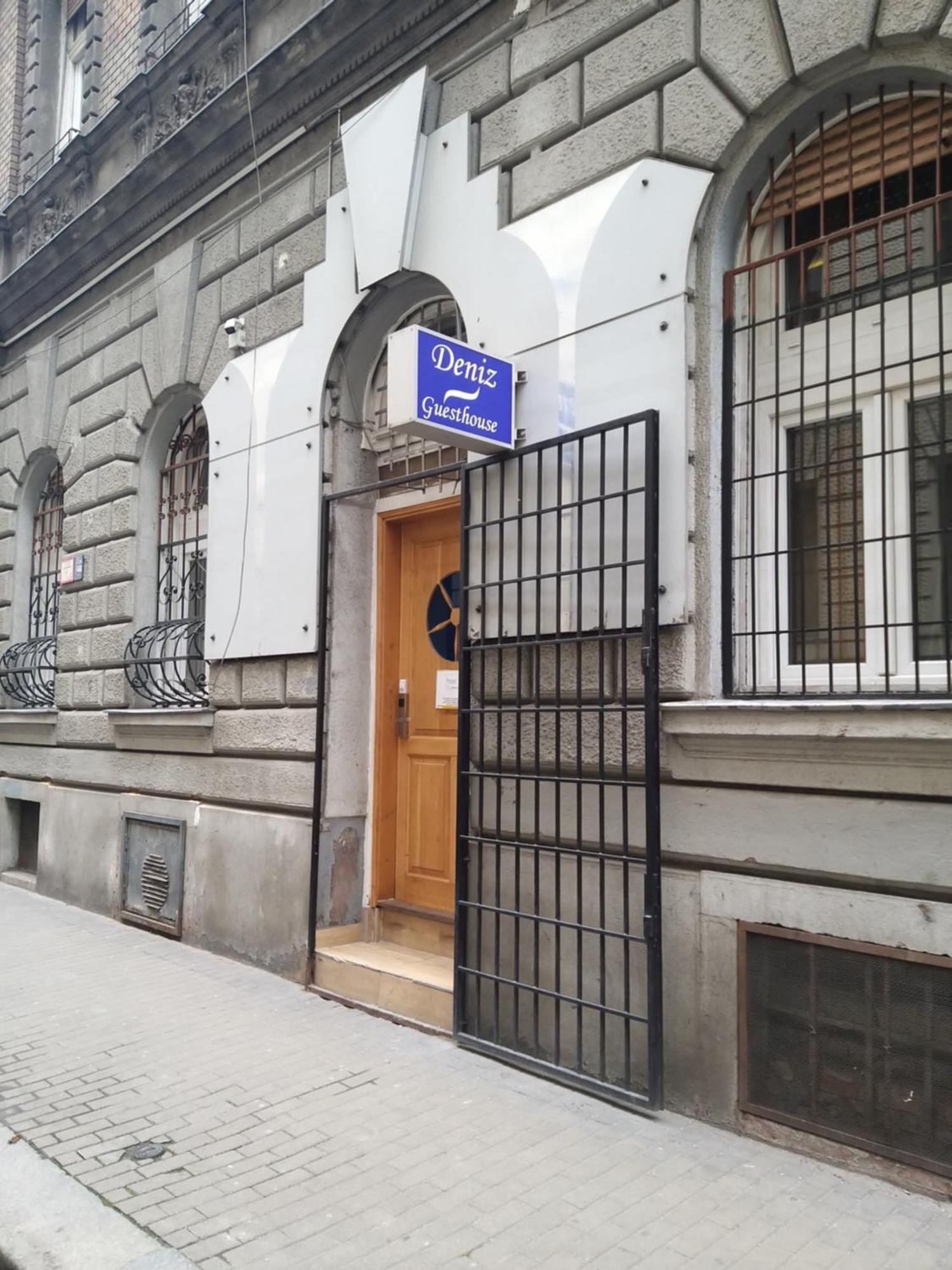 Deniz Guesthouse Budapest Bagian luar foto