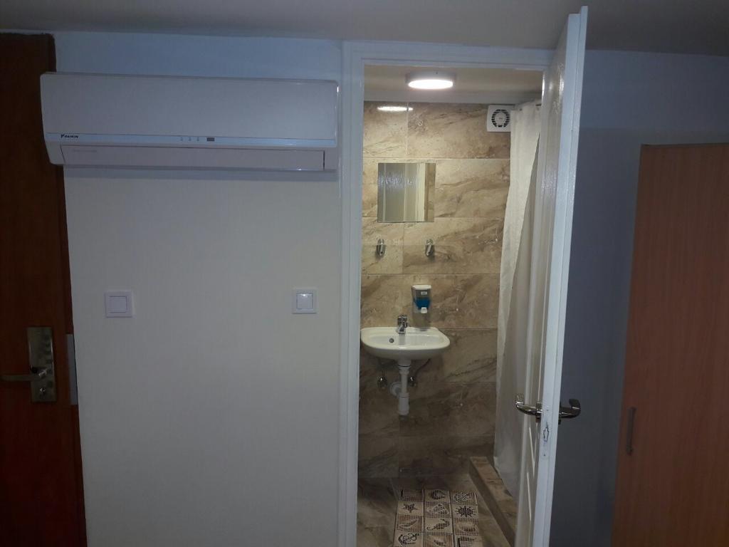 Deniz Guesthouse Budapest Bagian luar foto